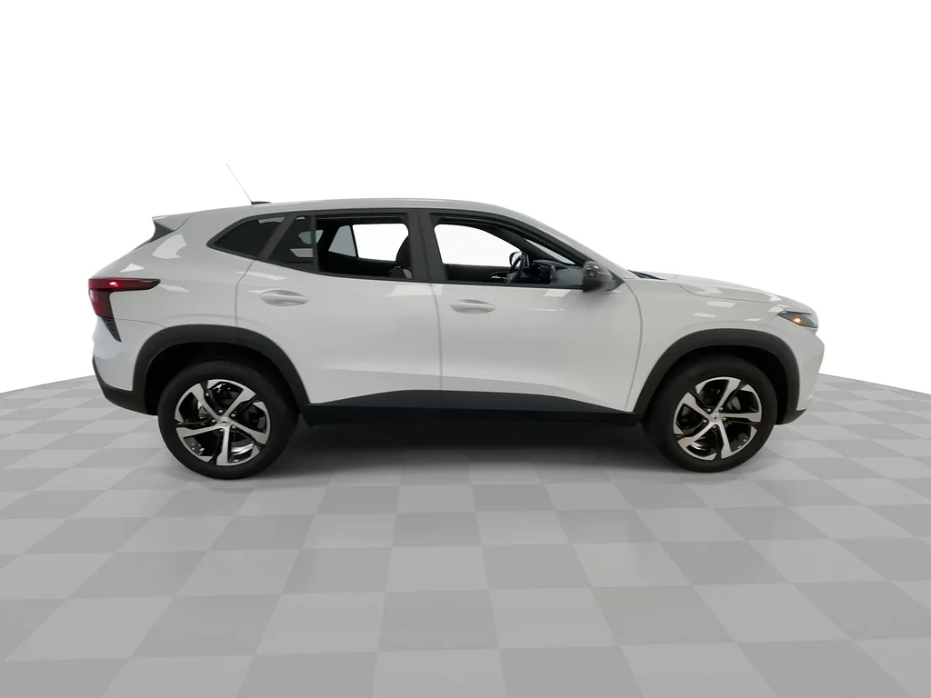Used 2024 Summit White Chevrolet RS image 2