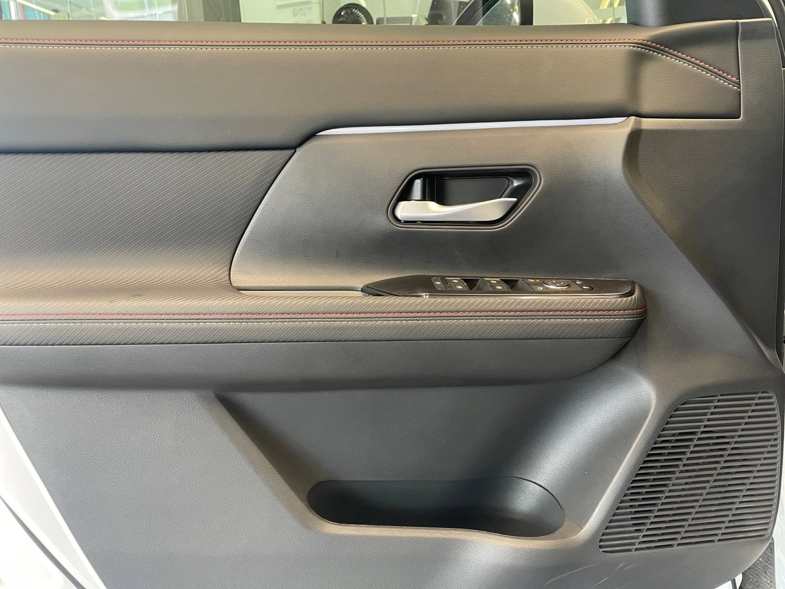 2026 Nissan KICKS SR - Photo 24