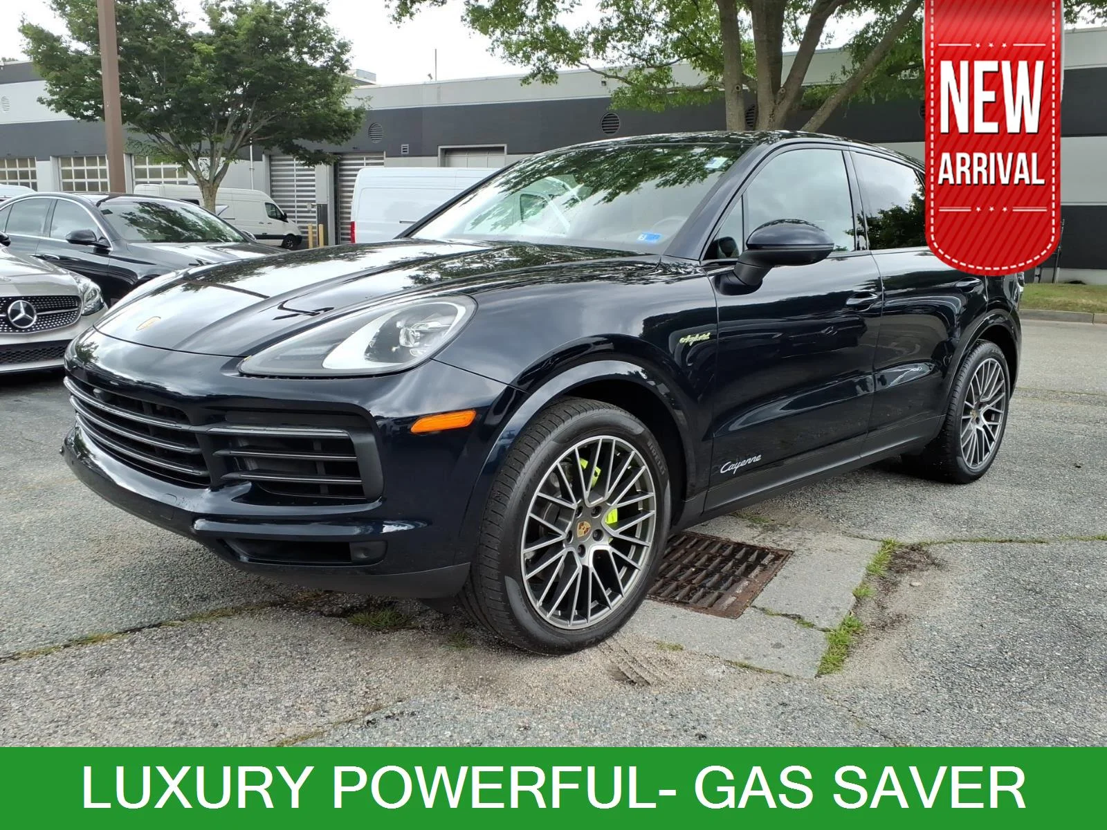 2023 Porsche Cayenne Platinum Edition E-Hybrid's photo