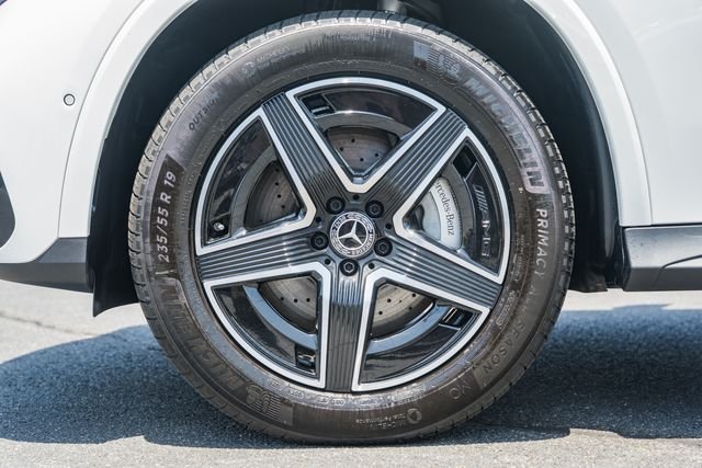 Certified Used 2025 Polar White Mercedes-Benz GLC 300 image 17
