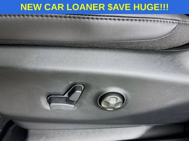 2025 Chrysler Pacifica Select - Photo 18