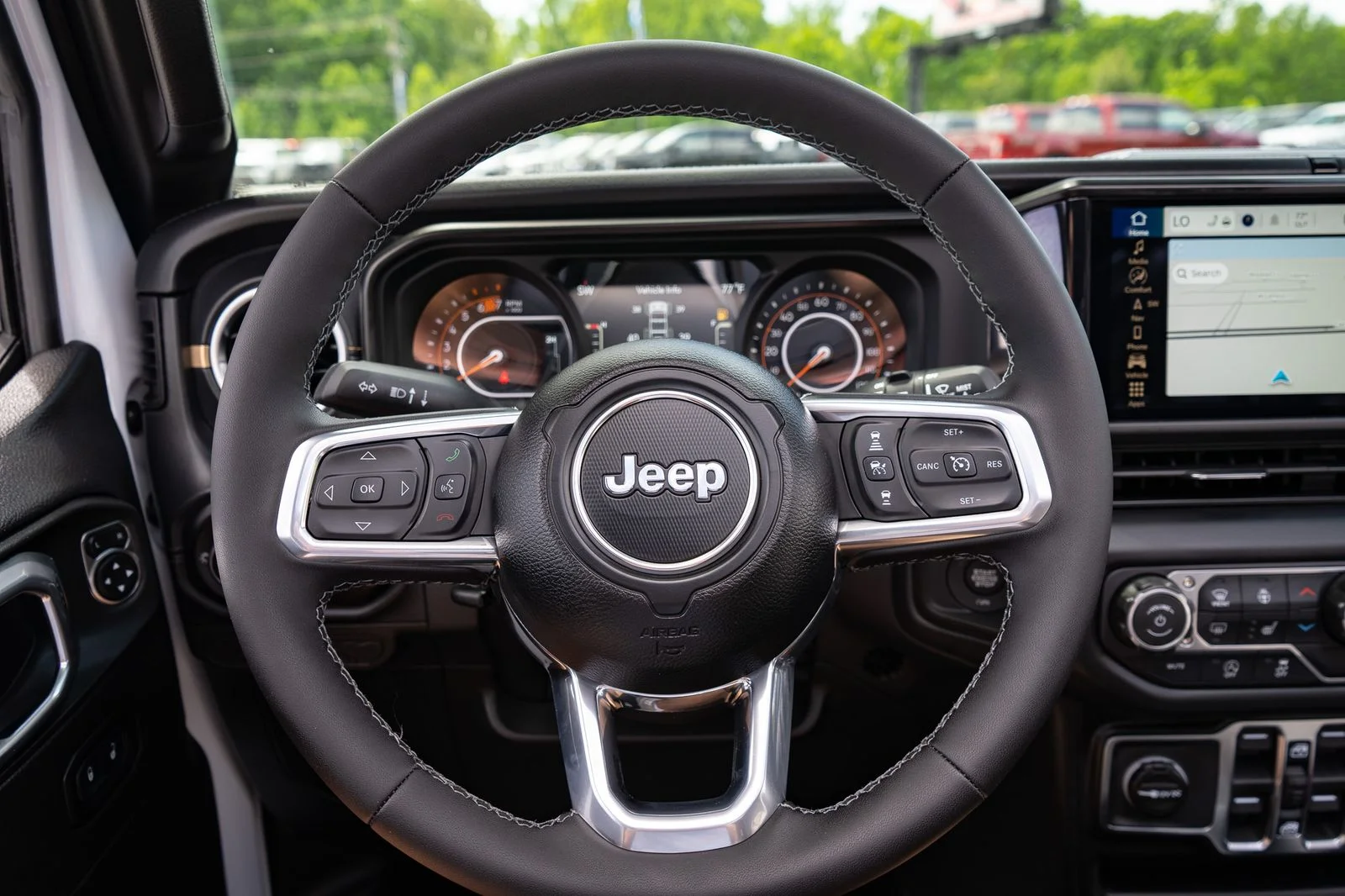 New 2026 Bright White Clear-Coat Exterior Paint Jeep Sahara image 28