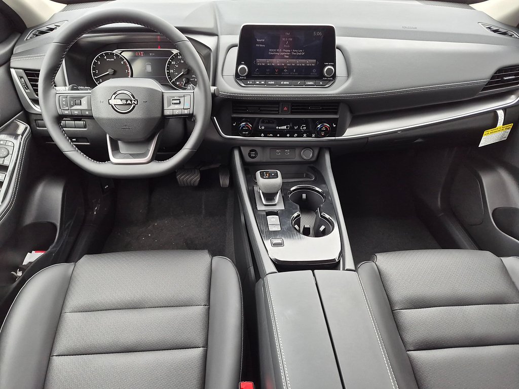 New 2026 Everest White Pearl TriCoat Nissan Dark Armor™ image 14