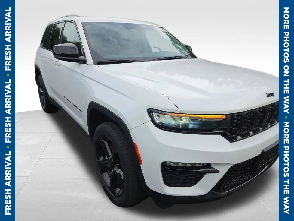 Used 2023 White Jeep Limited image 1