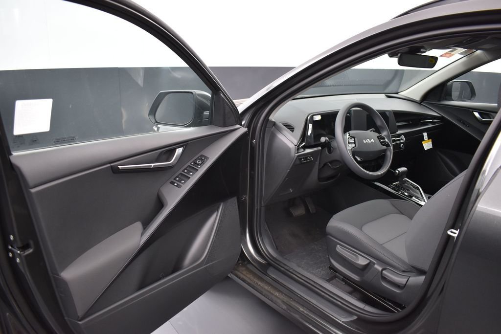 New 2026 Interstellar Gray Kia LX image 5