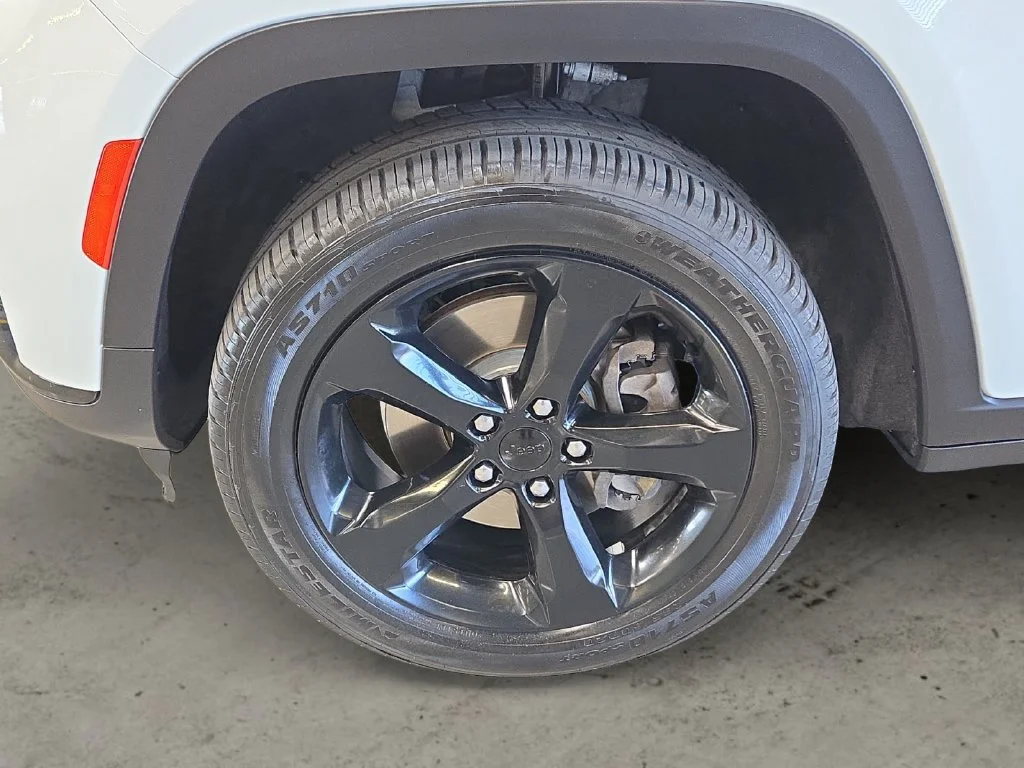 Used 2022 White Jeep Limited image 13