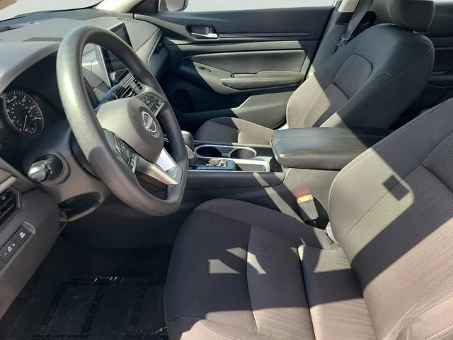 Used 2024 Silver Nissan 2.5 SV image 22