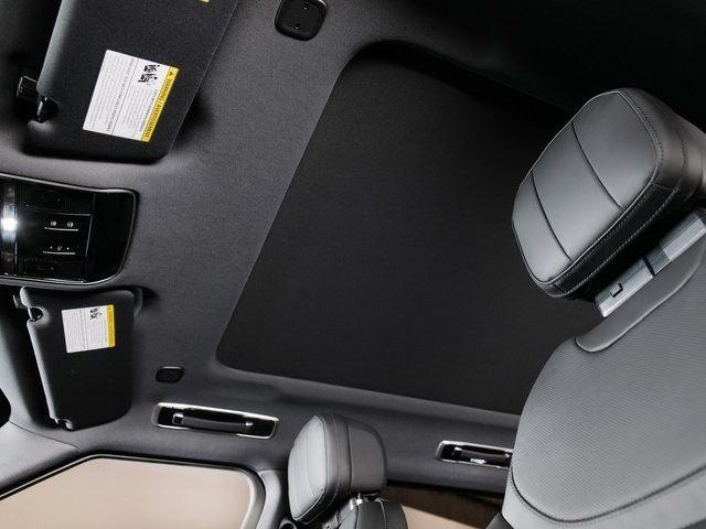 New 2026 Carpathian Grey Land Rover SE image 22