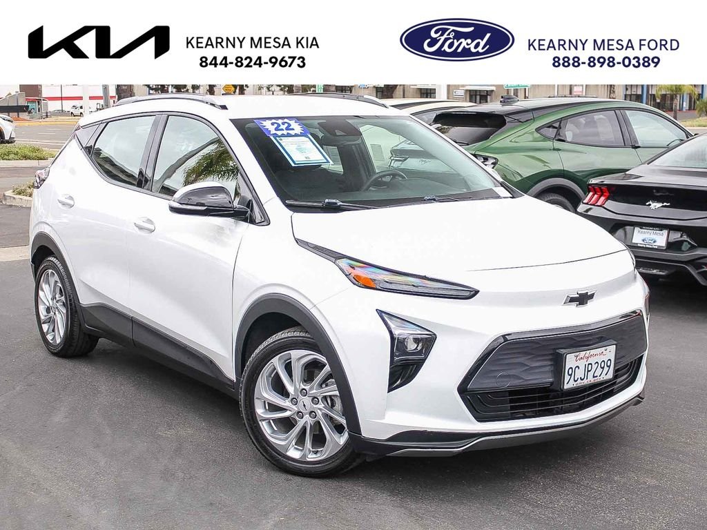 2022 Chevrolet Bolt EUV LT's photo