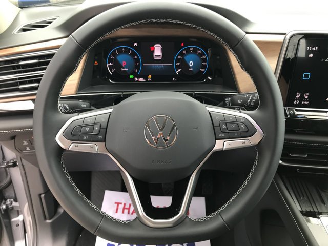 New 2026 Silver Mist Metallic Volkswagen 2.0T SE w/Technology image 15