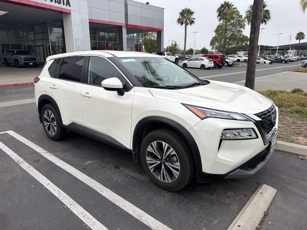 Used 2023 White Nissan SV image 5