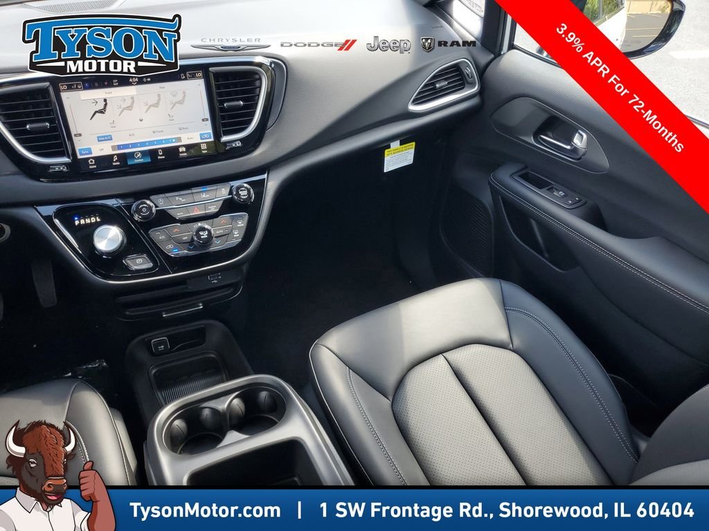 2026 Chrysler Voyager LX - Photo 19