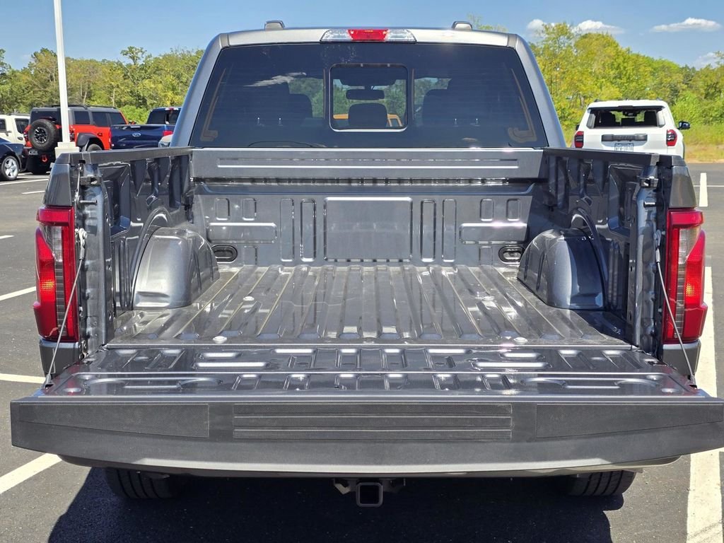 New 2026 Carbonized Gray Metallic Ford XLT image 36