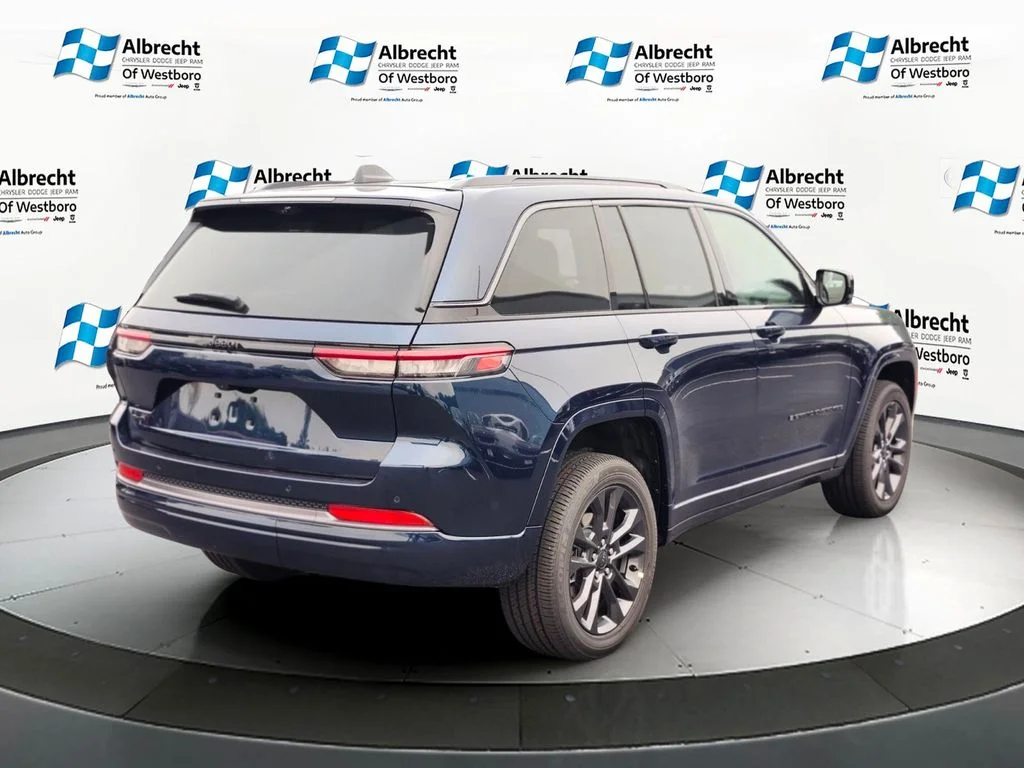 New 2026 Fathom Blue Pearl-Coat Exterior Paint Jeep Limited Reserve image 5