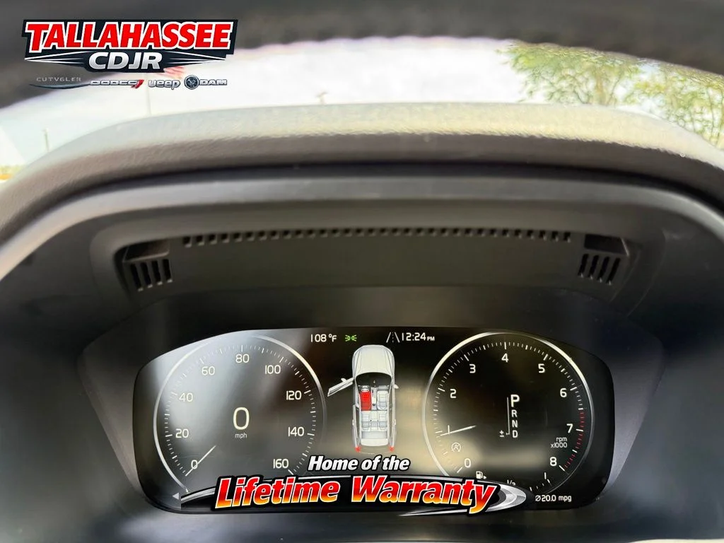 Used 2018 Gray Metallic Volvo T5 Momentum image 22