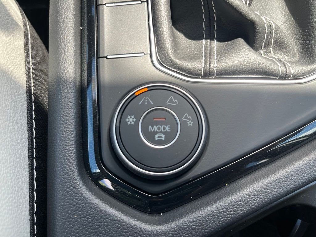 New 2026 Black Volkswagen 1.5T SE image 15