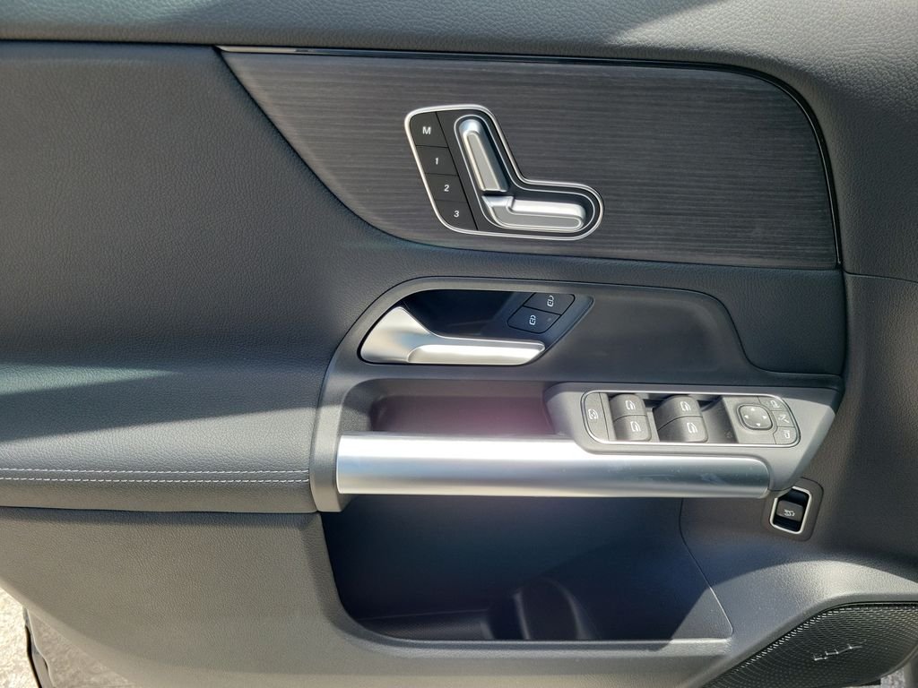 New 2026 Mountain Grey Metallic Mercedes-Benz GLA 250 image 18