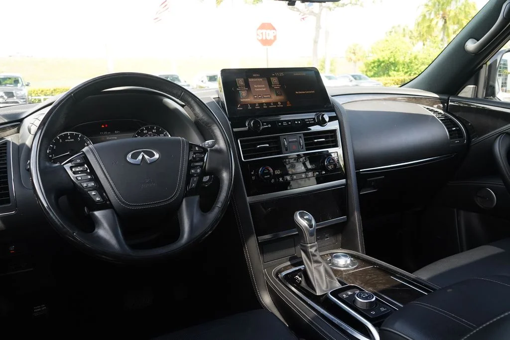 Used 2024 White INFINITI Sensory image 21