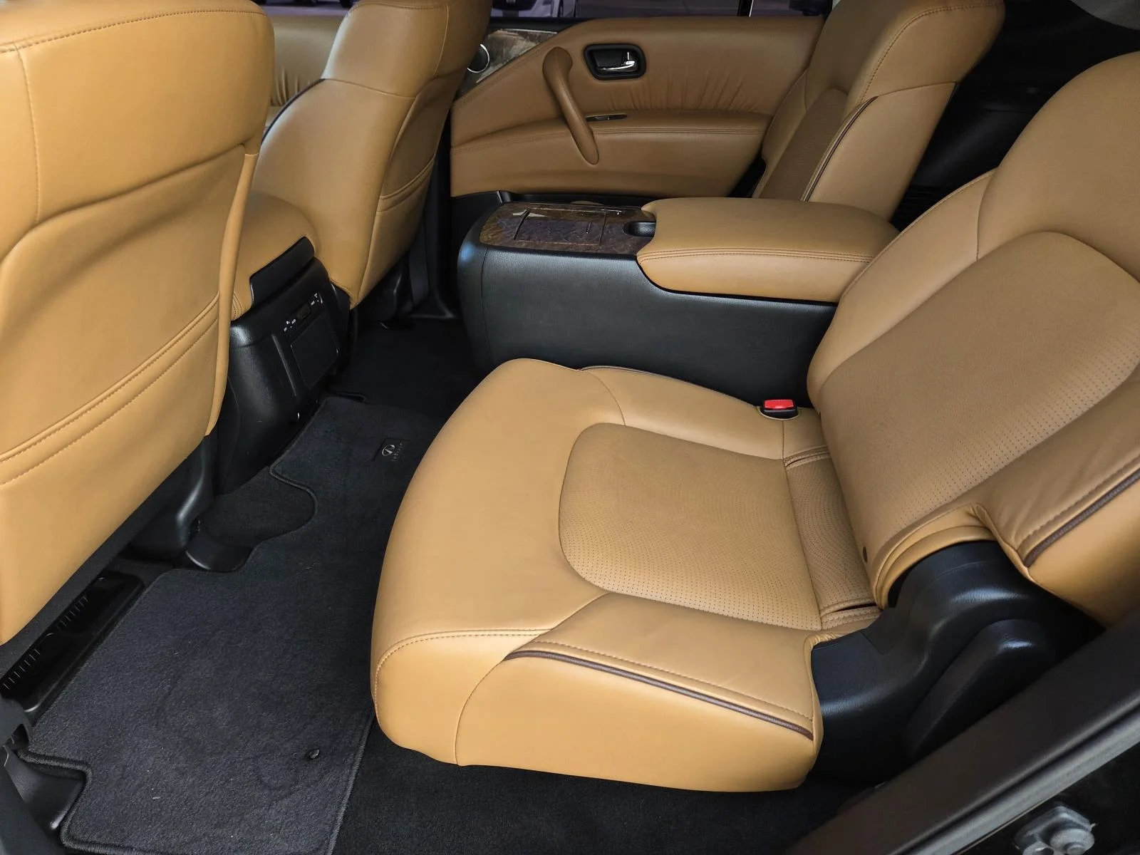 Used 2017 Black Obsidian INFINITI Signature Edition image 39