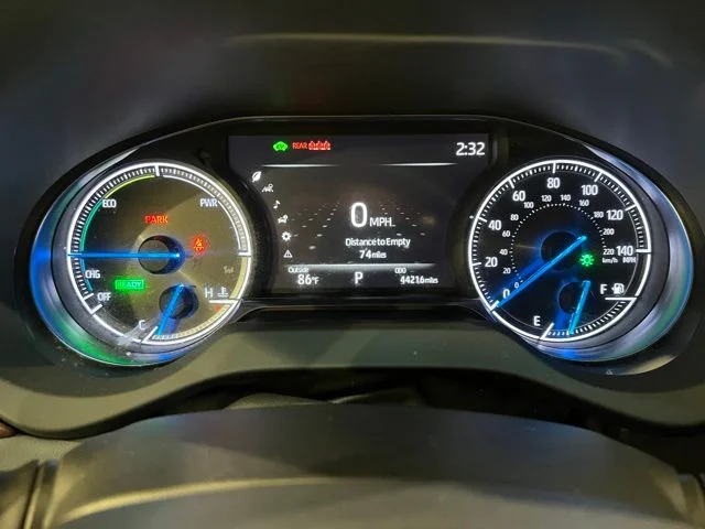 Used 2022 White Toyota XLE image 14