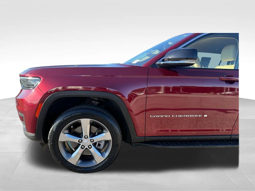 Used 2022 Red Jeep Limited image 22