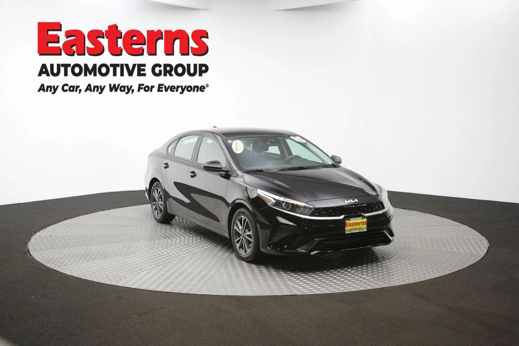 Used 2022 Black Kia LXS image 47