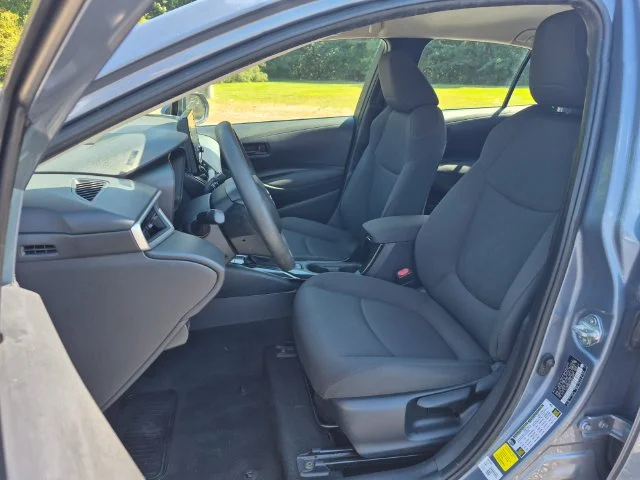 Used 2022  Toyota LE image 10