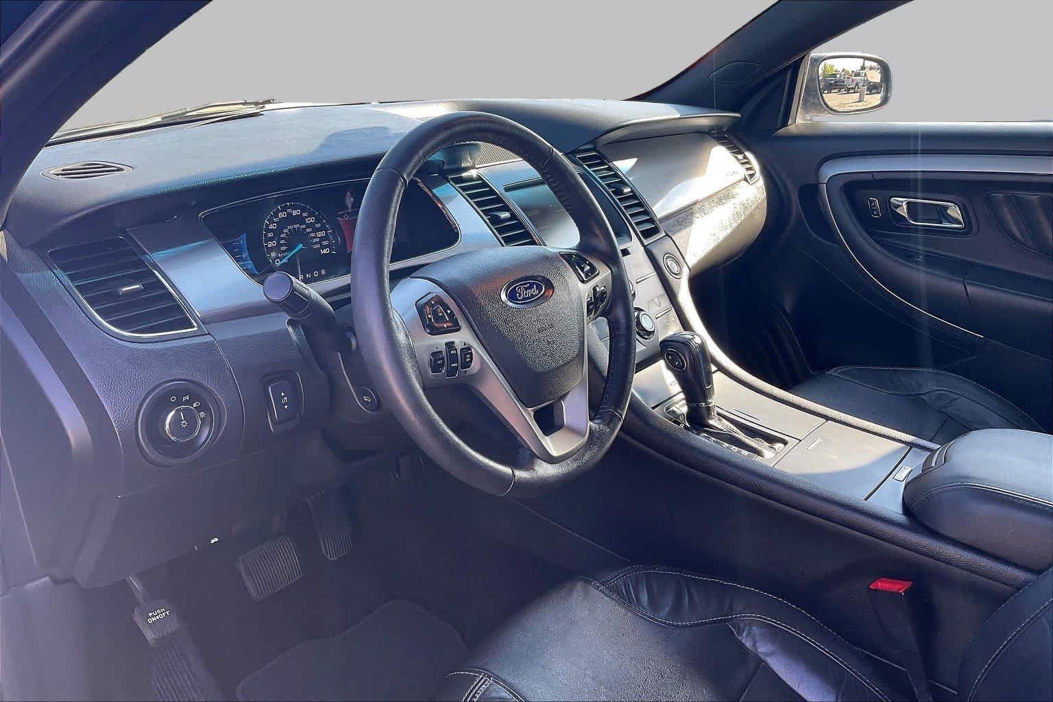 Used 2015 Magnetic Metallic Ford SEL image 18
