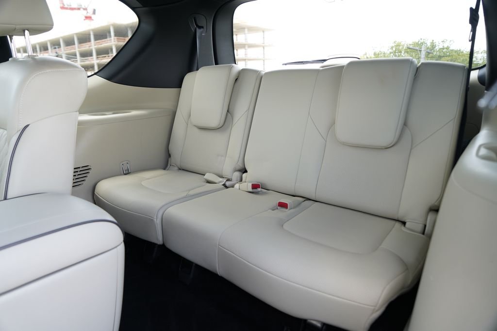 Used 2024 Black INFINITI Sensory image 33
