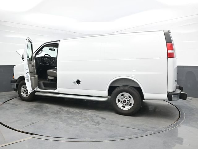 Used 2025 White GMC Work Van image 42
