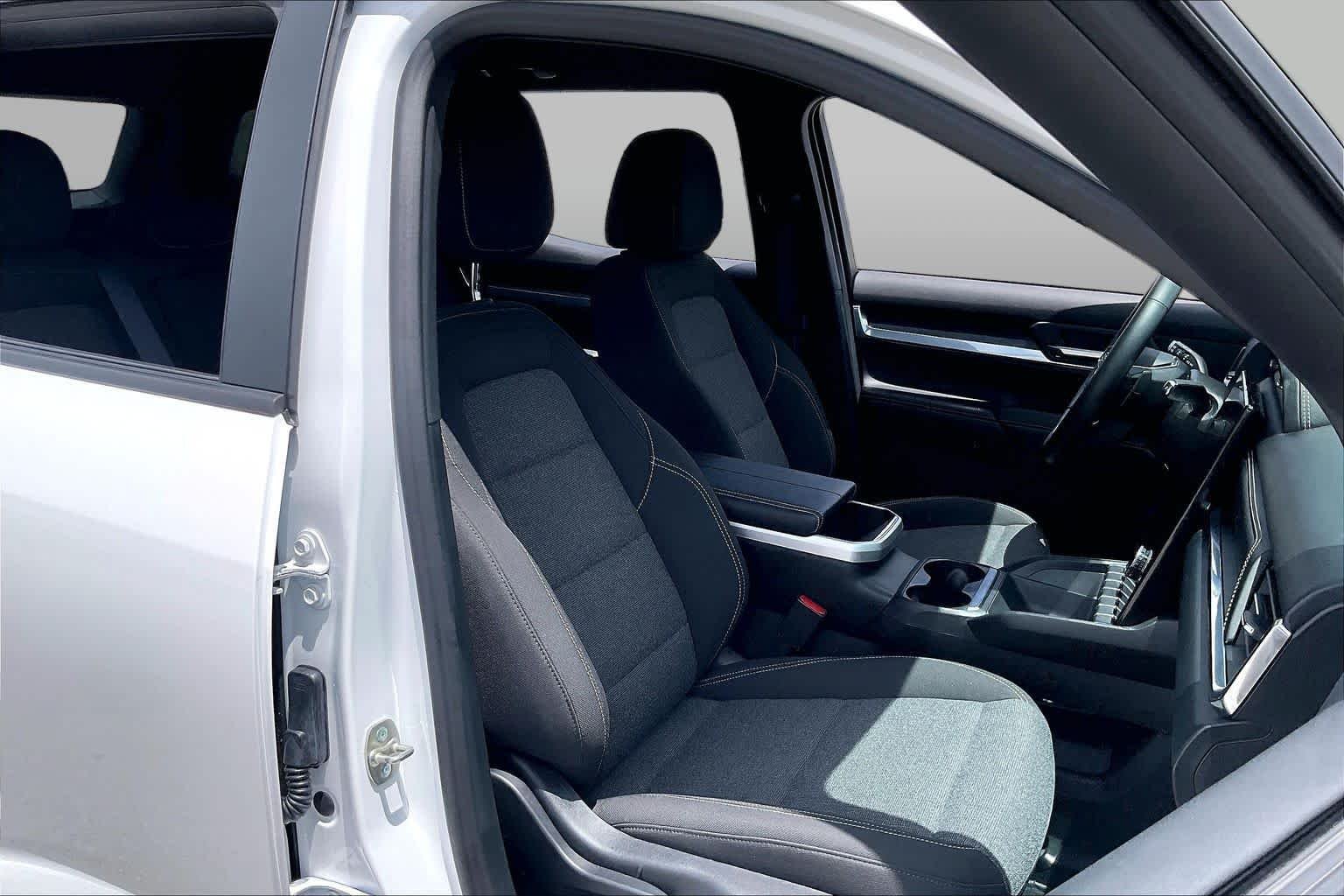 Used 2026 Summit White GMC FWD Elevation image 9
