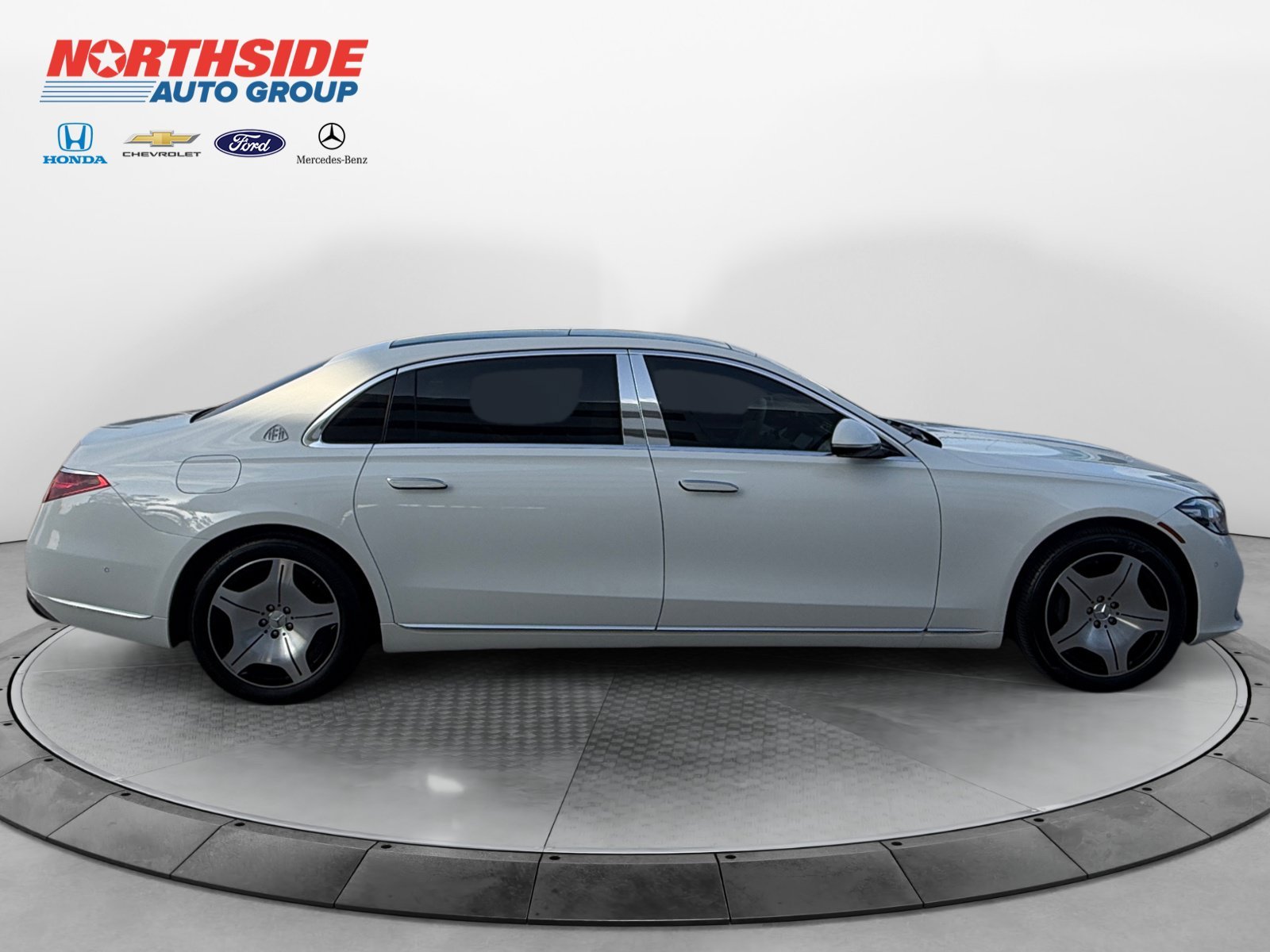 Used 2026 MANUFAKTUR Moonlight Whit Mercedes-Benz Maybach S 580 image 8