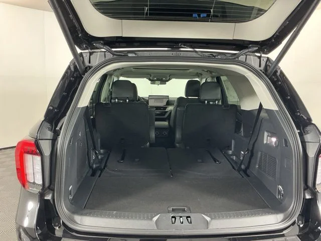 New 2026 Agate Black Metallic Ford Active image 31