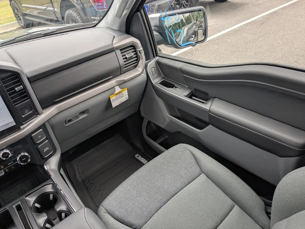 New 2026 Agate Black Metallic Ford XLT image 19