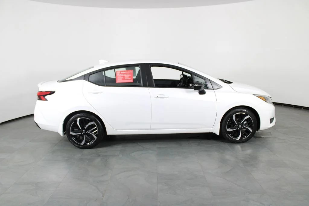 2025 Nissan Versa Sedan SR - Photo 12