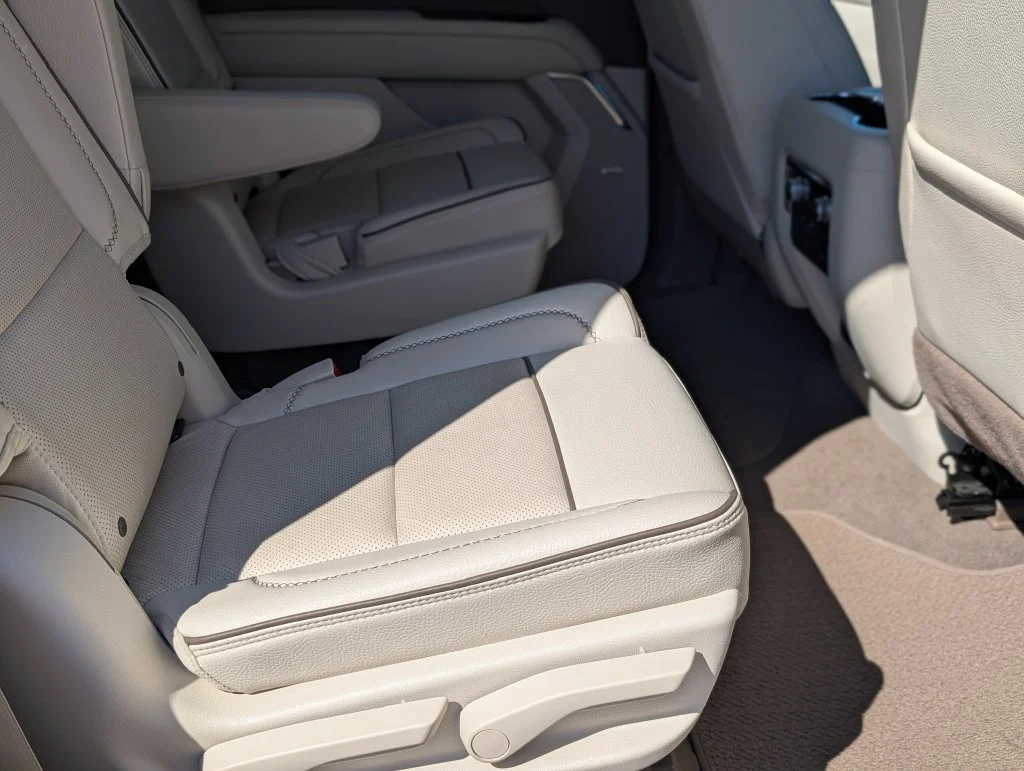 Used 2023 White GMC Denali image 41