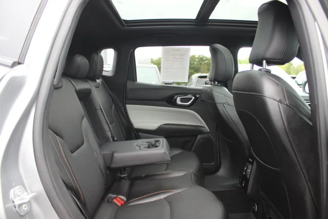 Used 2023 Silver Jeep Limited image 36