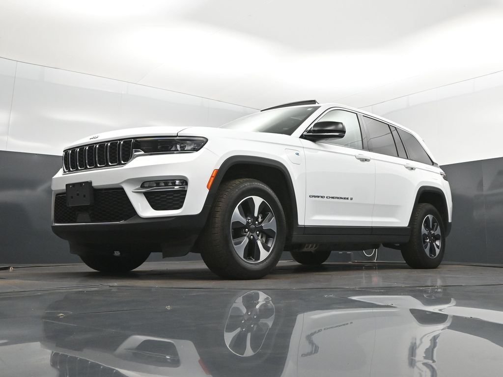 Used 2024 White Jeep 4xe image 38
