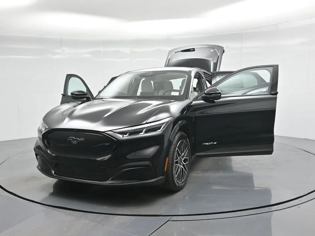 Used 2025 Black Ford Premium image 33