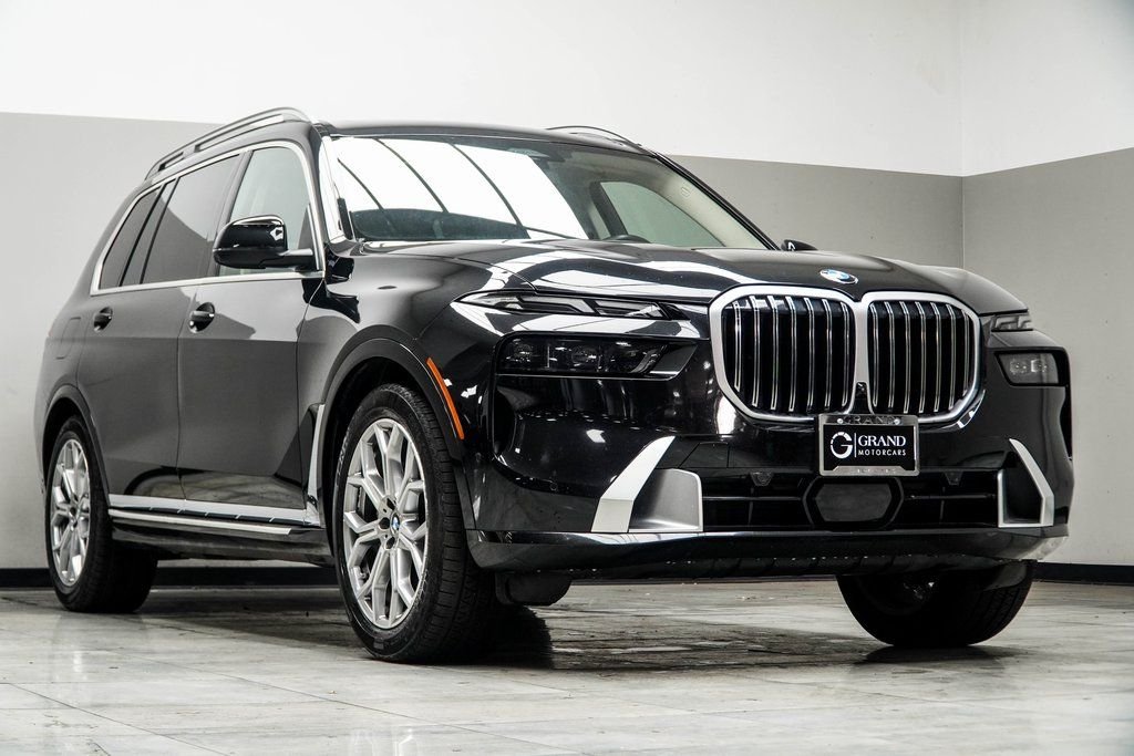 Used 2025 Black BMW xDrive40i image 4
