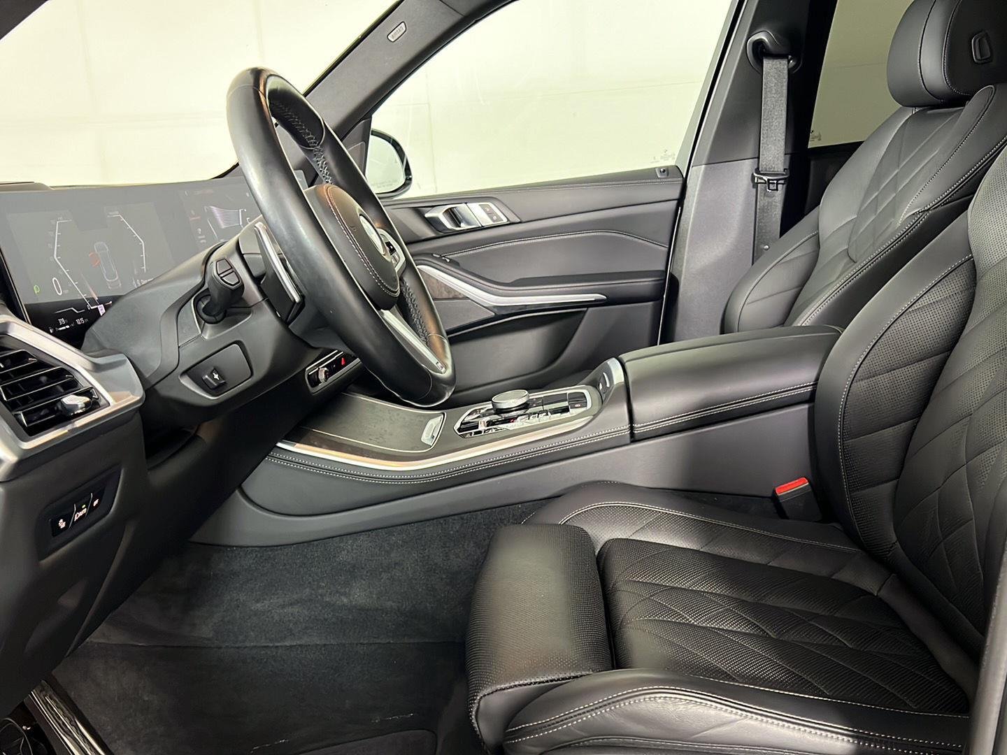 Certified Used 2024 Skyscraper Grey Metallic BMW xDrive40i image 2