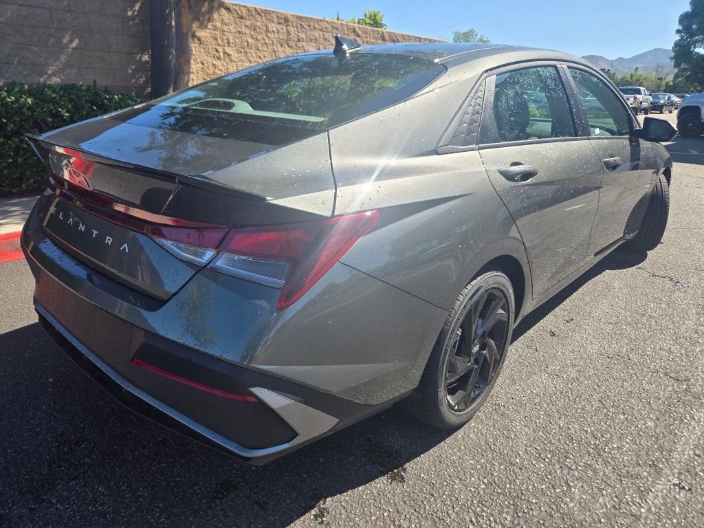 Used 2026 Gray Hyundai SEL Sport image 7