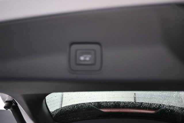 Used 2026 Summit White Chevrolet LT image 20