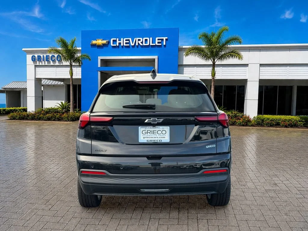 New 2027 Mosaic Black Metallic Chevrolet LT image 4