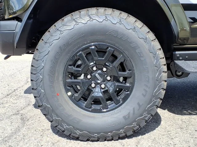 New 2026 Shelter Green Metallic Ford Raptor image 27