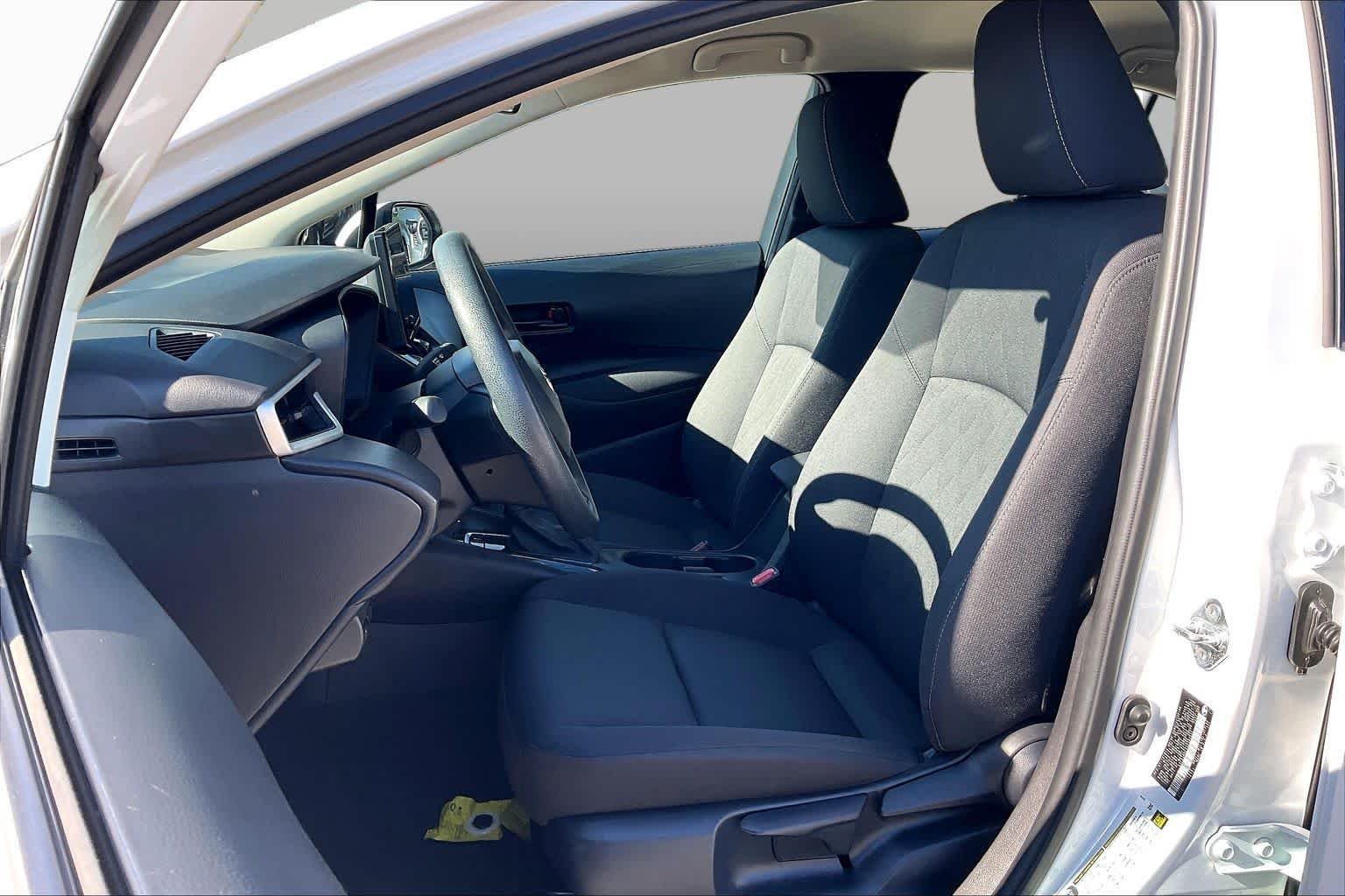 Used 2025 Ice Cap Toyota LE image 8