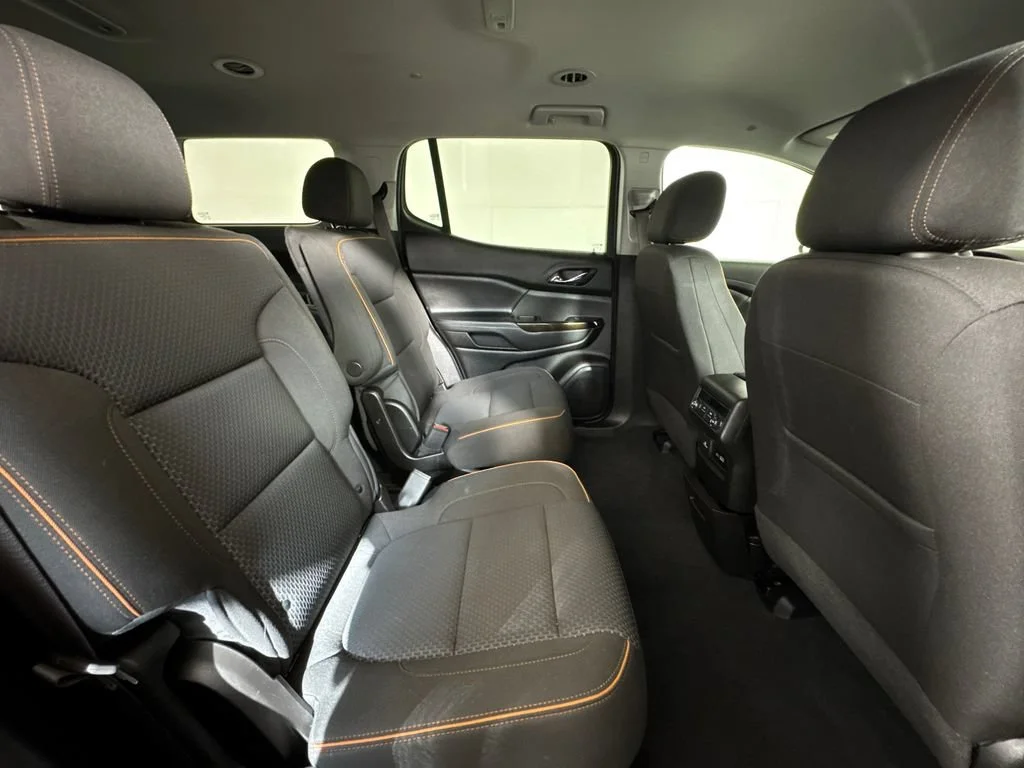 Used 2023 EBONY TWILIGHT METALLIC GMC AT4 image 15