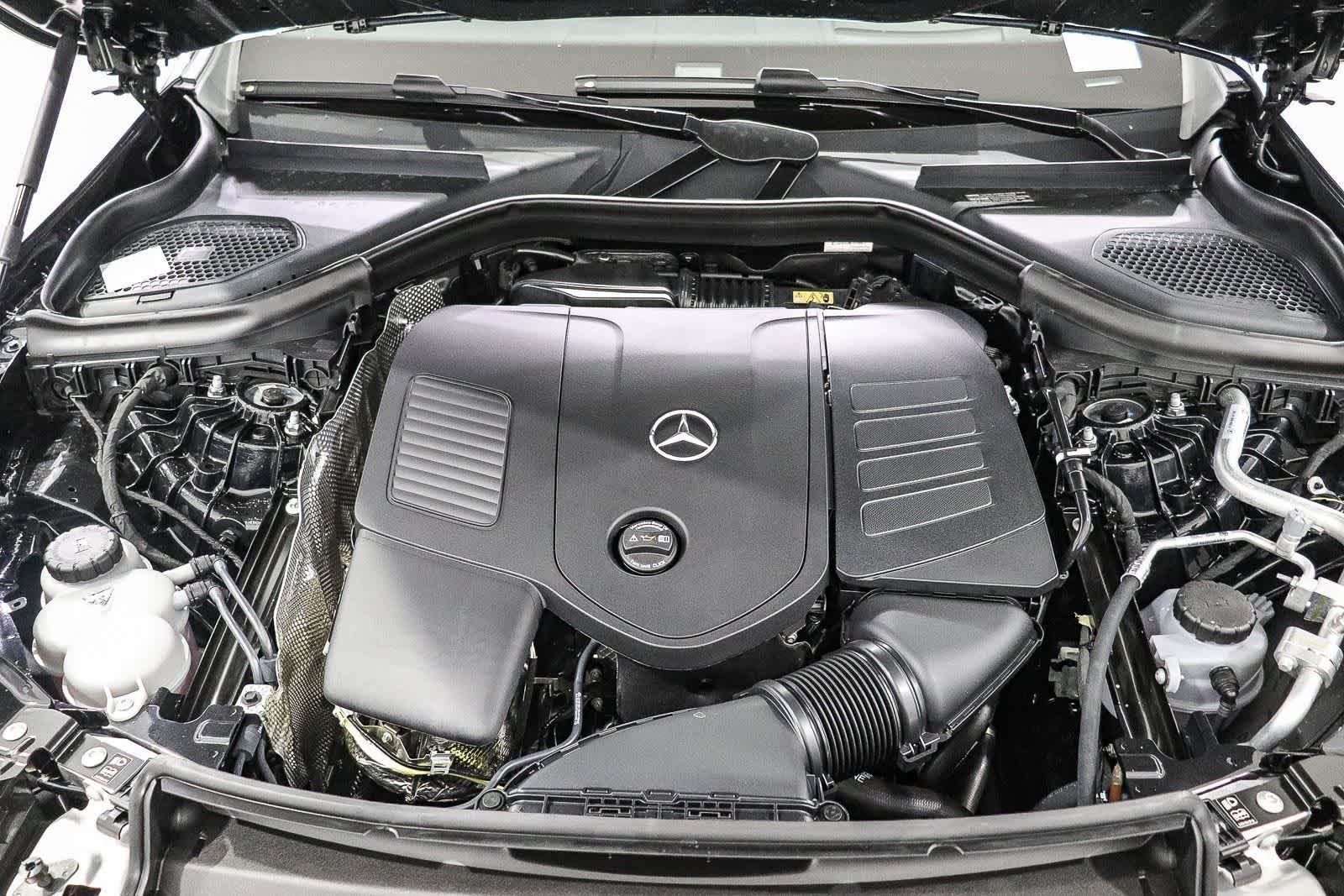 New 2026 Obsidian Black Metallic Mercedes-Benz GLC 300 image 12