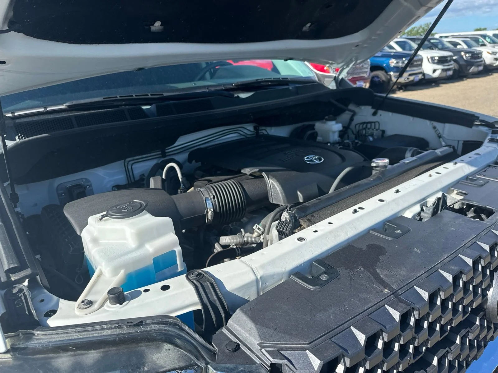 Used 2020 White Toyota SR5 image 42
