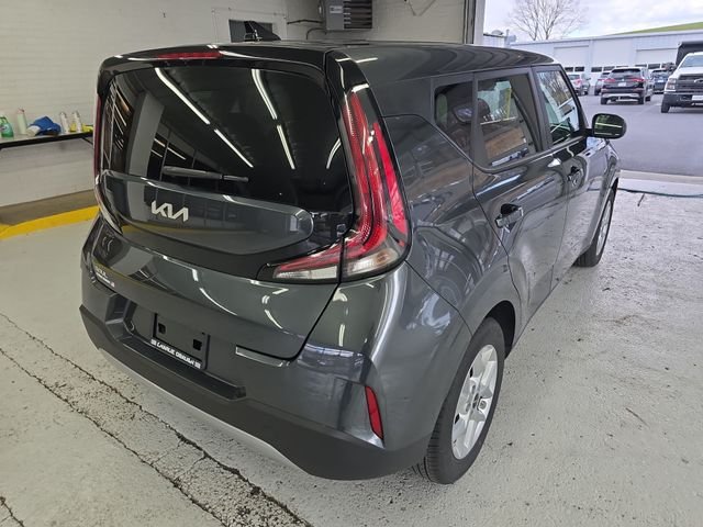 Used 2025  Kia LX image 5